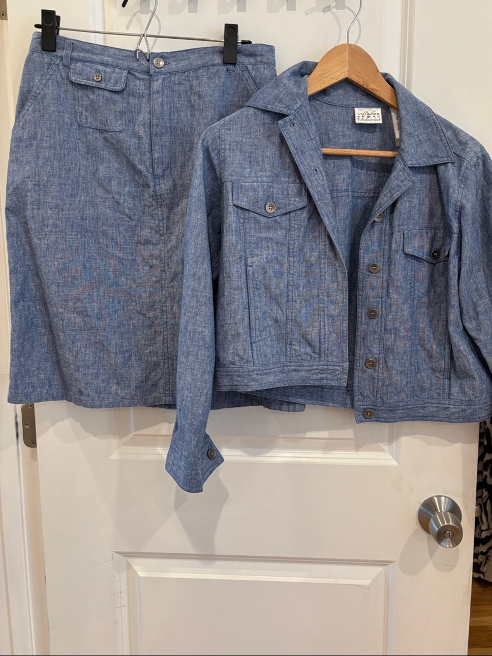 Liz Claiborne Chambray Jacket and Skirt Set (jacket small and skirt size 10)